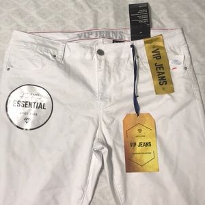 Essential Collection Sculpting Stretch